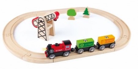 Train de marchandise - jouet en bois pour 3 ans, HAPE  La Boissellerie  Magasin de jouets en bois et jeux pour enfant & adulte